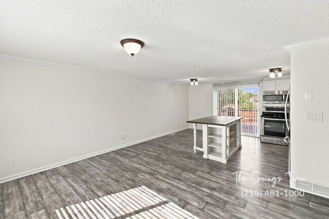 Building Photo - 1495 Prado Dr