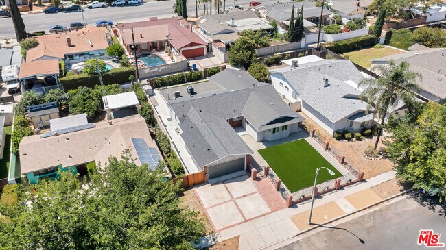 Building Photo - 24114 Gilmore St