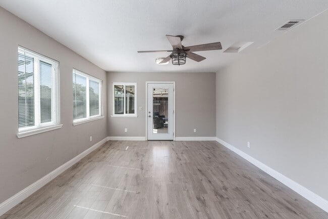 Building Photo - 10222 Sunol Way
