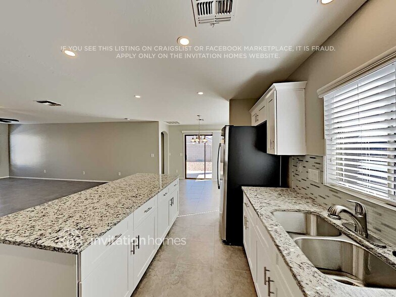 Building Photo - 12729 W Dreyfus Dr