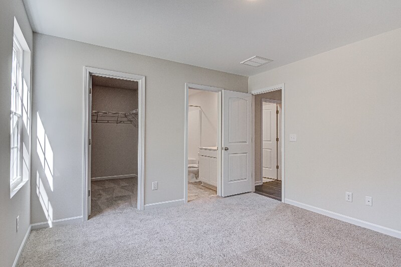 Building Photo - 1325 W Sedgefield Dr