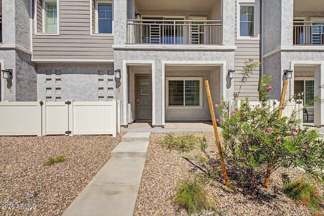 Building Photo - 8149 E Petunia Ave
