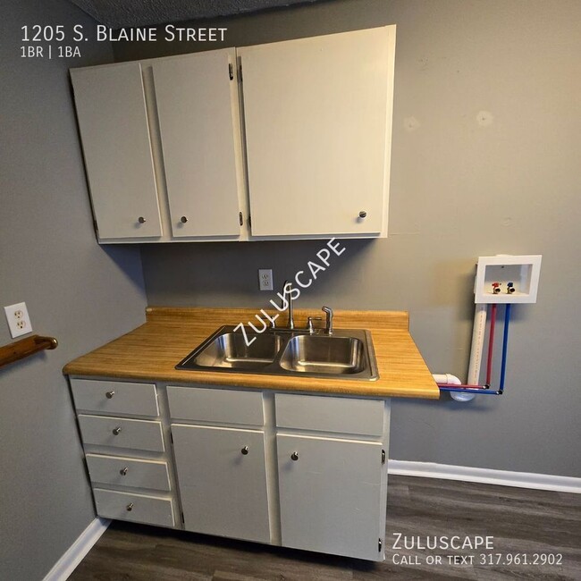 Building Photo - $99 First Month Rent Special! Newly Rehabb...