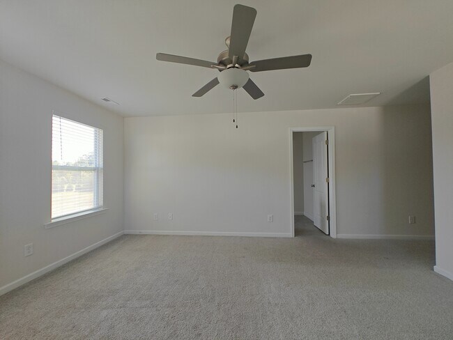 Building Photo - 756 Creekway Dr