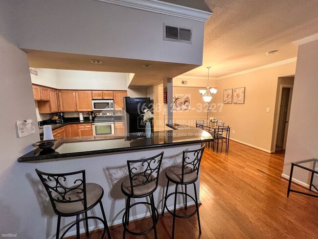 Building Photo - 2 br, 2 bath Condo - 2255 Braeswood Park D...