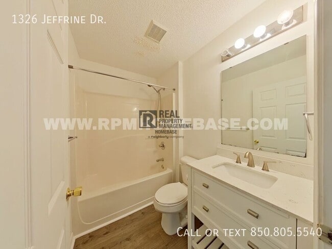 Building Photo - 1326 Jeffrine Dr