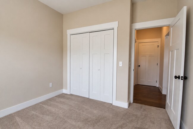 Building Photo - 1137 Cross Pointe Dr