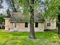 Building Photo - 39756 N Circle Ave