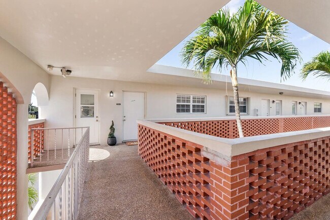 Building Photo - 2301 NE 14th Street Causeway