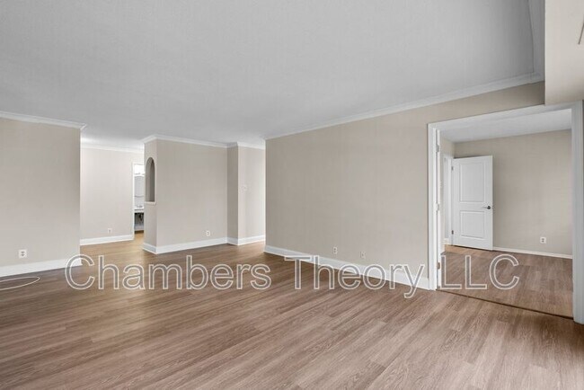 Building Photo - 309 Yoakum Pkwy