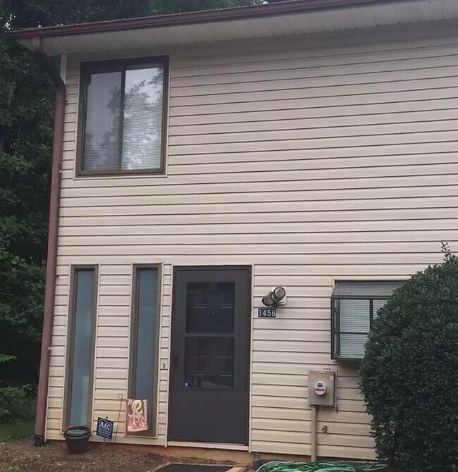 Primary Photo - 1456 Tenbury Dr