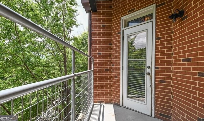 Building Photo - 250 Martha Dr