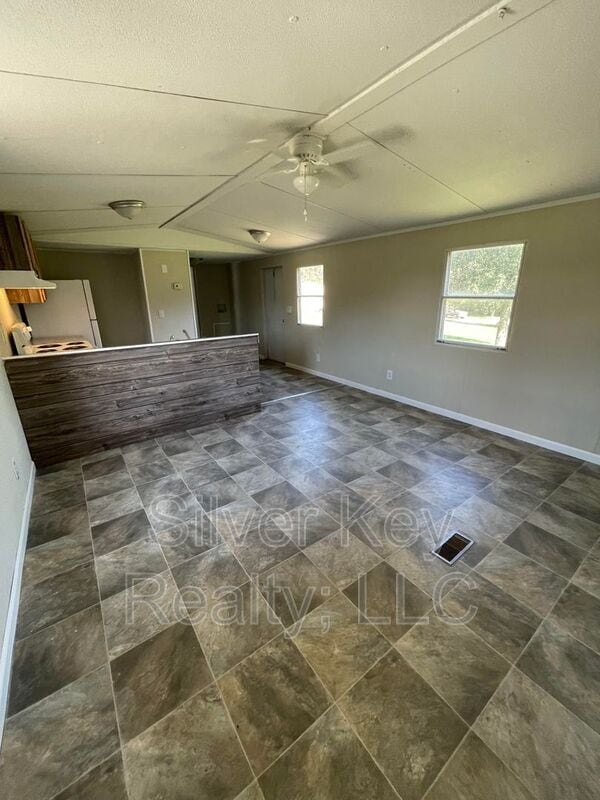Building Photo - 270 County Road 213