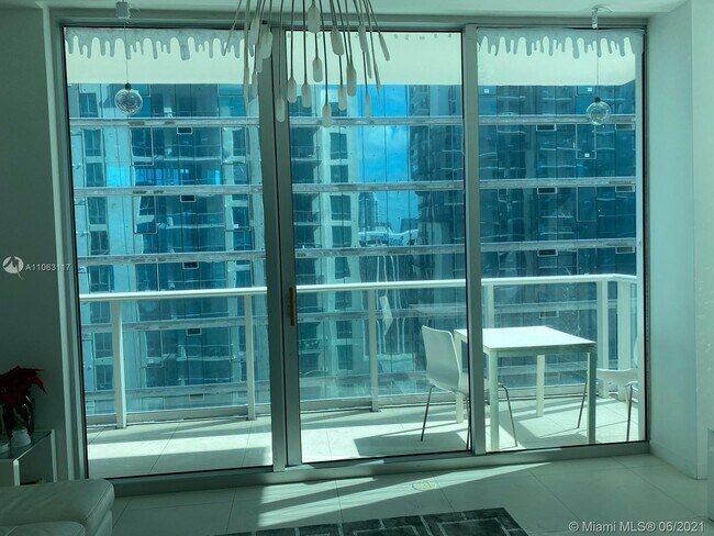 Building Photo - 300 S Biscayne Blvd