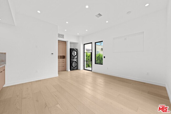 Building Photo - 8909 W 24th St