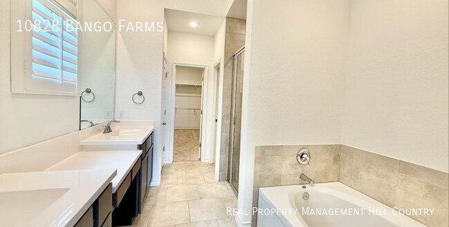 Building Photo - 10828 Bango Farms