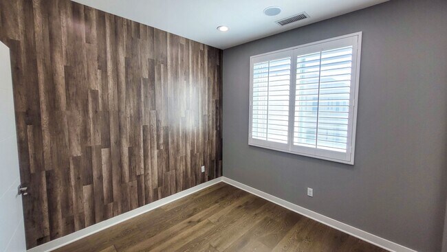 Building Photo - Coming Soon! Modern Tri-Level Smart Townho...