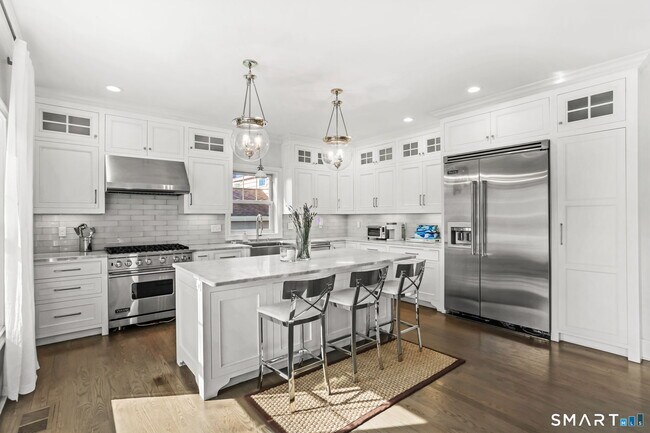 Building Photo - 228 Eastlawn St