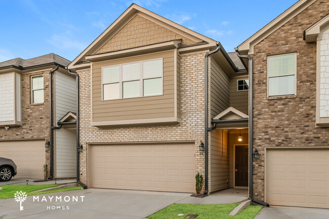 Building Photo - Stylish 3-Bedroom Townhome