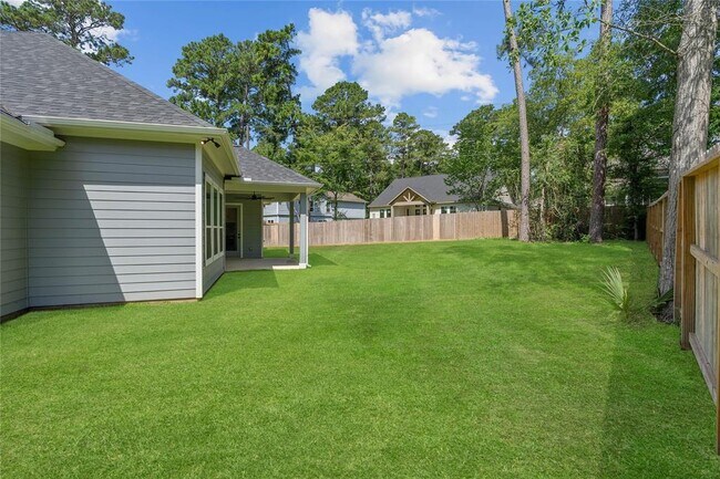 Building Photo - 15109 Paradise Ct