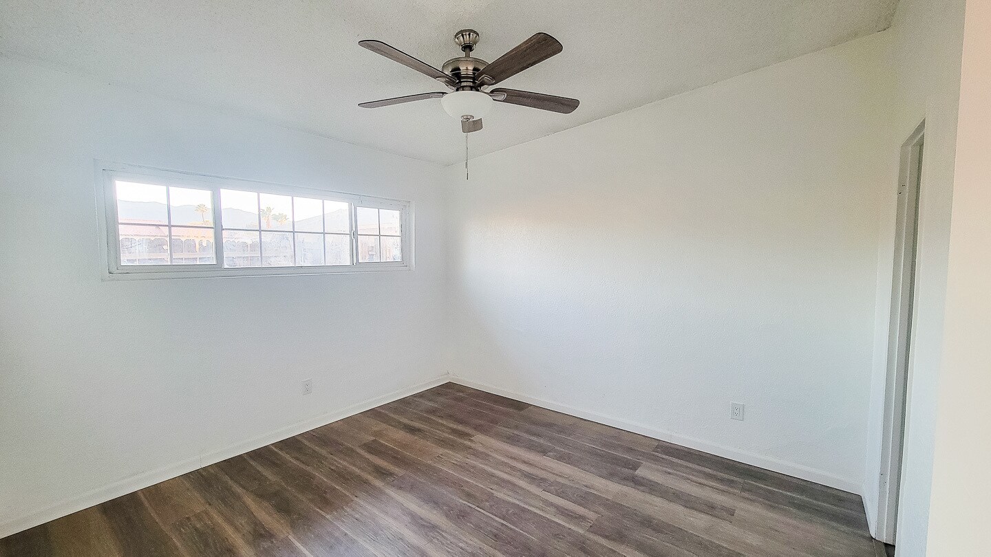 Building Photo - 5527 Baileya Ave