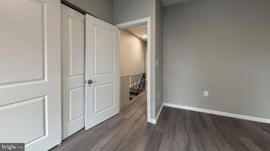 Building Photo - 1536 S Napa St