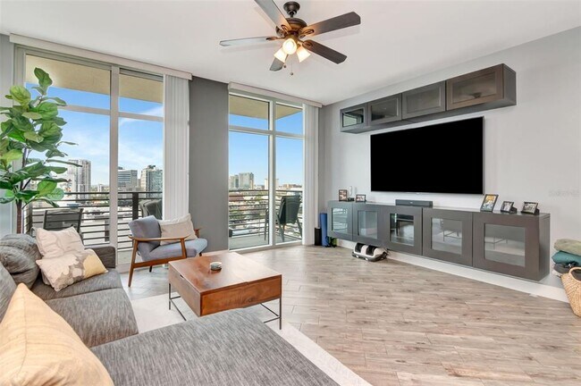 Building Photo - 1120 E Kennedy Blvd