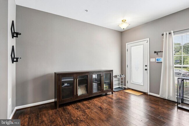 Building Photo - 1701 Hayle Dr