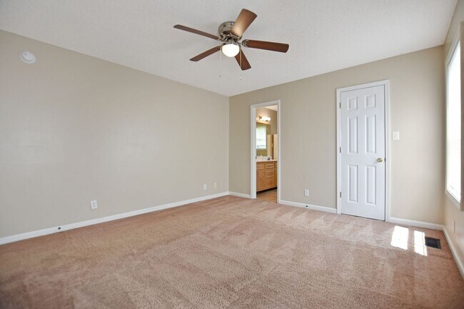 Building Photo - Pet Friendly Three Bedroom with Bonus!