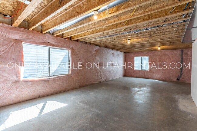 Building Photo - 4712 Rustic Ranch Way