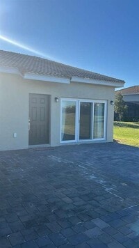 Building Photo - 1019 Oak Bluff Dr