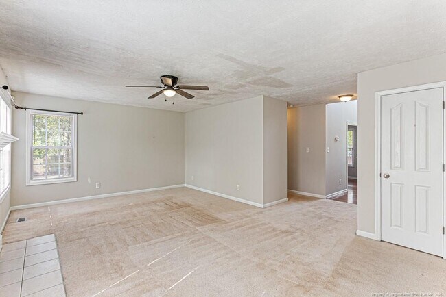 Building Photo - 48 Old Field Loop