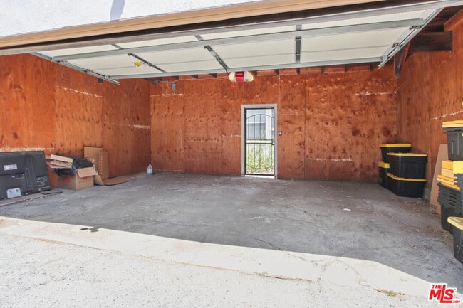 Building Photo - 1335 S Roxbury Dr