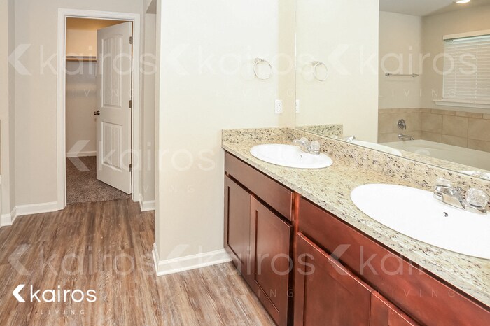 Building Photo - 11486 Brookwood Dr