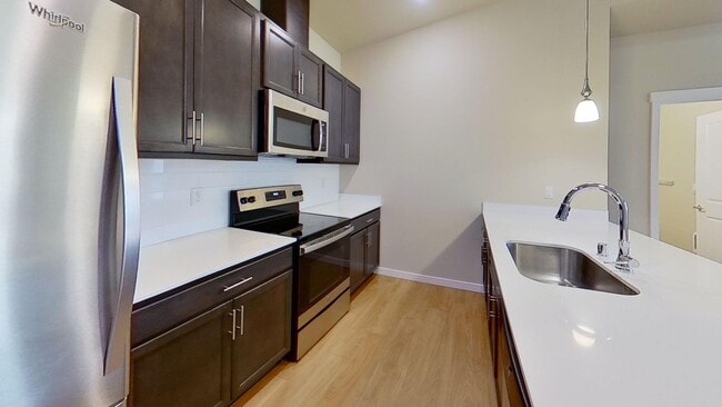 Building Photo - 2 Bedroom, 2 Bath Apartment in West Olympia – Apply Today and get March FREE!!