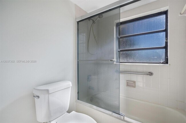 Building Photo - 9040 SW 125th Ave