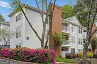 Building Photo - 1465 Keys Crossing Dr NE
