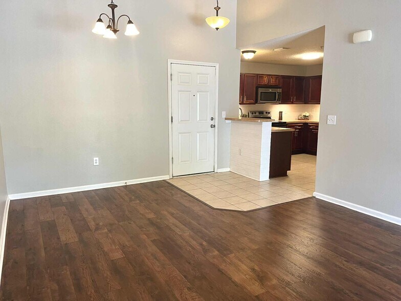 Dining room - 2780 Golden Lake Loop