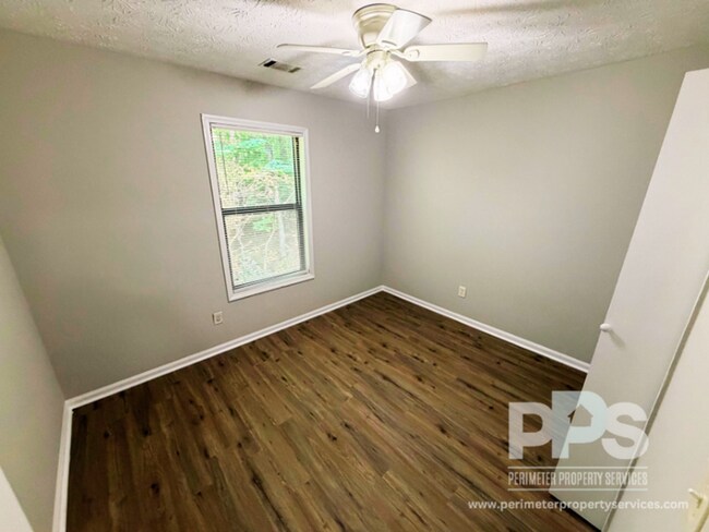 Building Photo - 7128 Greenway Cove SW