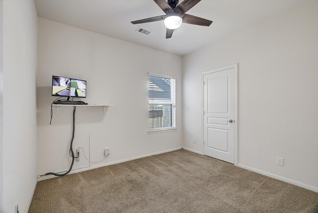 Building Photo - 3323 Creole Bay Ln