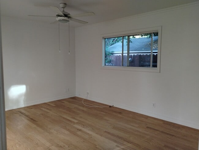 Building Photo - 6943 Balcom Ave