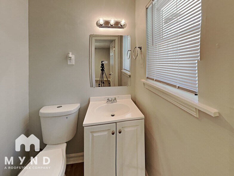 Building Photo - 3457 White Oak Ct