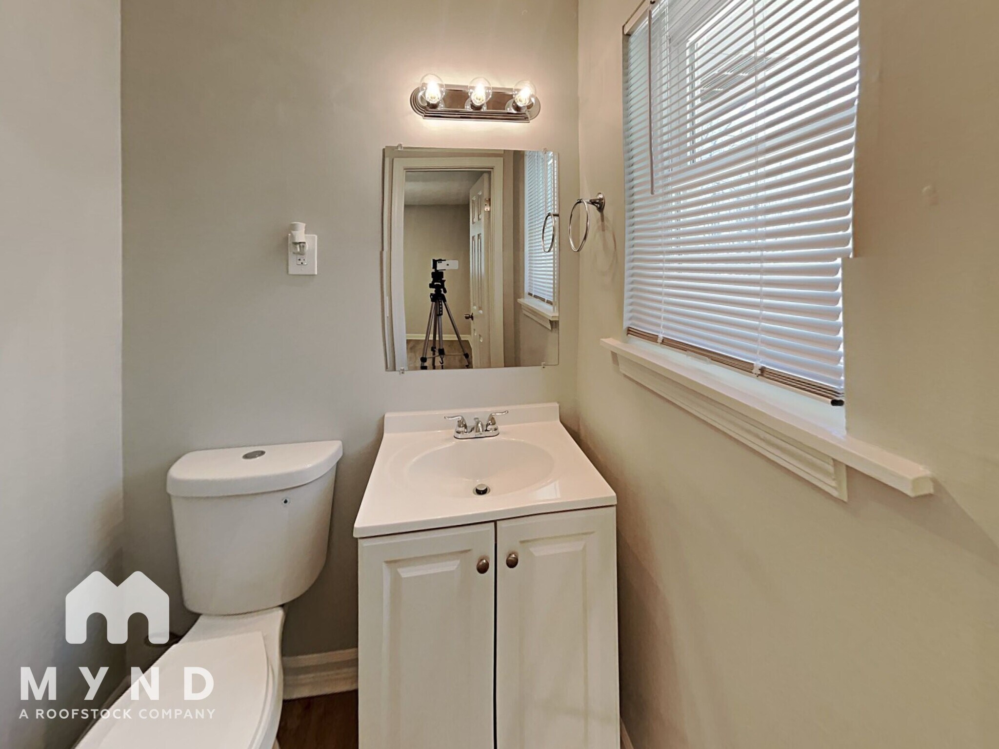 Building Photo - 3457 White Oak Ct