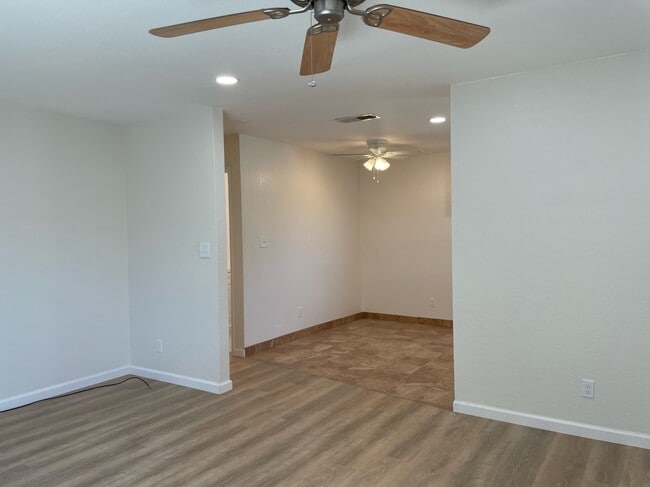 Building Photo - 1705 Darby Ln