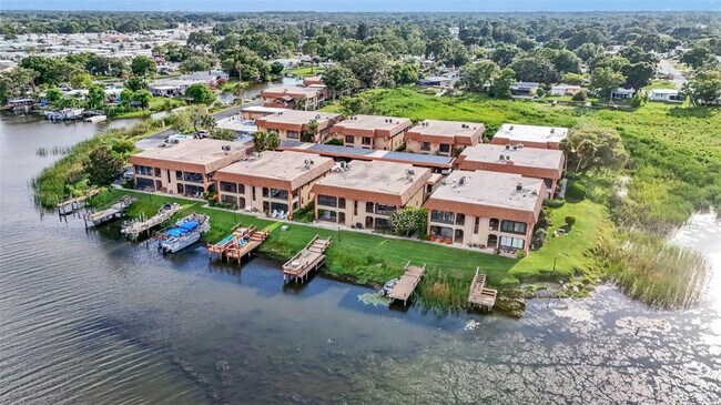Building Photo - 10192 Seminole Island Dr