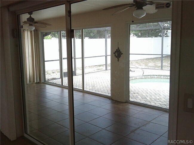 Building Photo - 1035 S Brookfield Dr