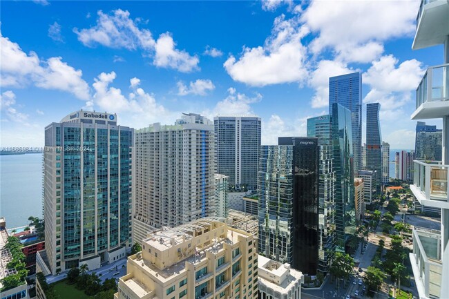 Building Photo - 1060 Brickell Ave