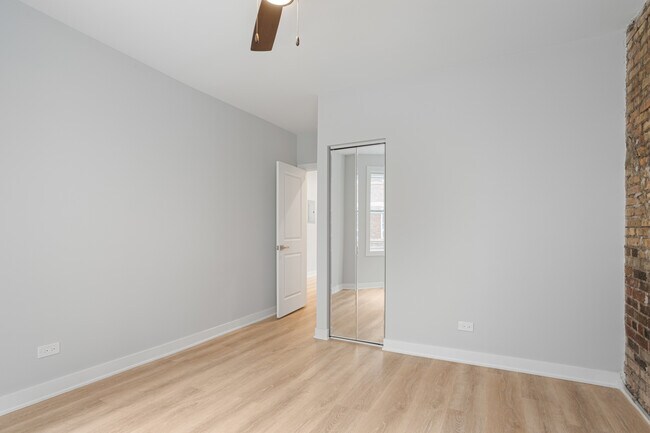 Building Photo - 7389 N Damen Ave
