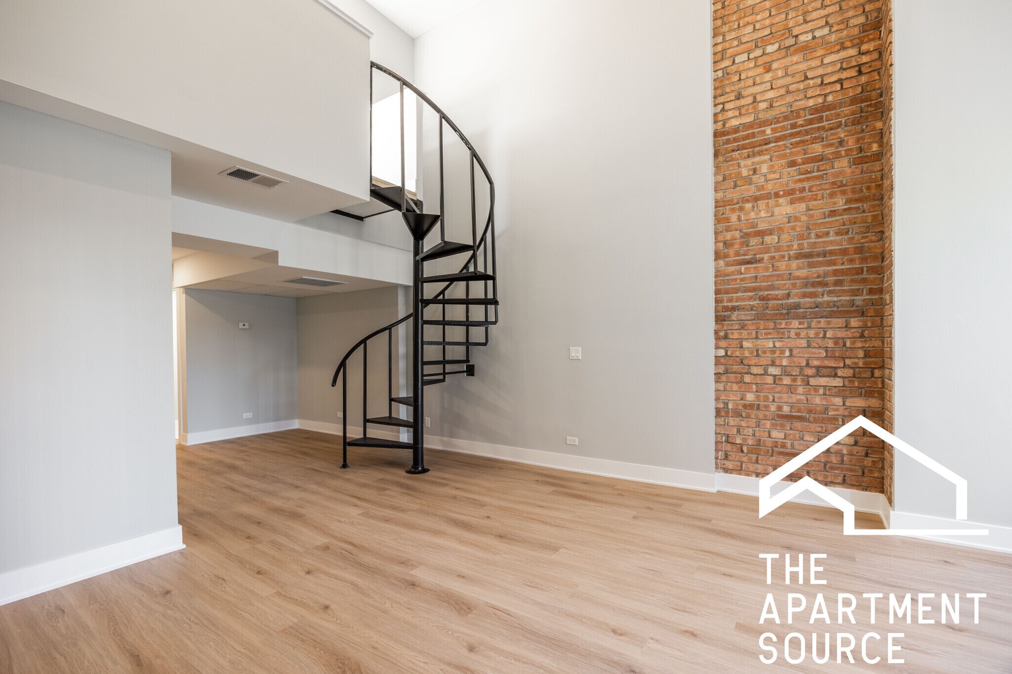 Building Photo - 1214 N La Salle Dr