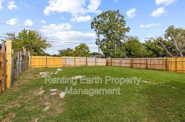 Building Photo - 4745 Court S